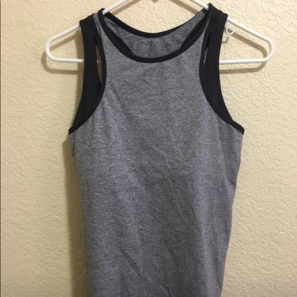 Lululemon Tank Top. Built in shelf bra